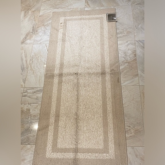 Metro border runner rug - Picture 1 of 3